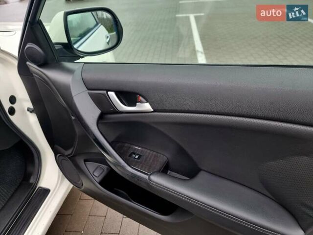 Белый Хонда Аккорд, объемом двигателя 2.35 л и пробегом 227 тыс. км за 10950 $, фото 41 на Automoto.ua