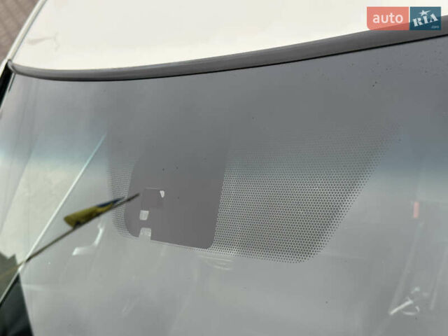 Белый Хонда Аккорд, объемом двигателя 2.4 л и пробегом 227 тыс. км за 9999 $, фото 21 на Automoto.ua