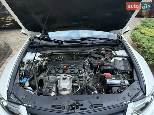 Белый Хонда Аккорд, объемом двигателя 2 л и пробегом 123 тыс. км за 11999 $, фото 30 на Automoto.ua