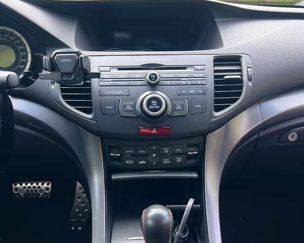 Белый Хонда Аккорд, объемом двигателя 2.4 л и пробегом 160 тыс. км за 11500 $, фото 7 на Automoto.ua