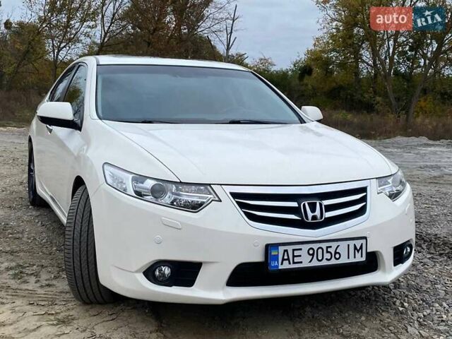 Белый Хонда Аккорд, объемом двигателя 2.4 л и пробегом 177 тыс. км за 9900 $, фото 3 на Automoto.ua