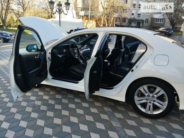 Білий Хонда Аккорд, об'ємом двигуна 2.35 л та пробігом 225 тис. км за 10999 $, фото 8 на Automoto.ua