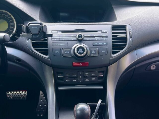 Белый Хонда Аккорд, объемом двигателя 2.4 л и пробегом 160 тыс. км за 11500 $, фото 6 на Automoto.ua