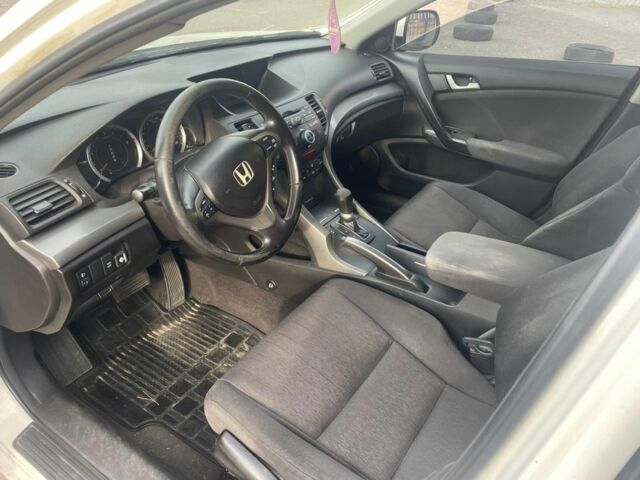 Белый Хонда Аккорд, объемом двигателя 2.4 л и пробегом 204 тыс. км за 4650 $, фото 5 на Automoto.ua