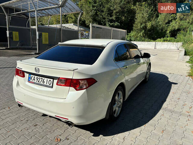 Белый Хонда Аккорд, объемом двигателя 2.35 л и пробегом 170 тыс. км за 13000 $, фото 3 на Automoto.ua