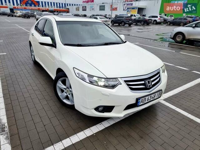 Белый Хонда Аккорд, объемом двигателя 2.35 л и пробегом 227 тыс. км за 10950 $, фото 2 на Automoto.ua