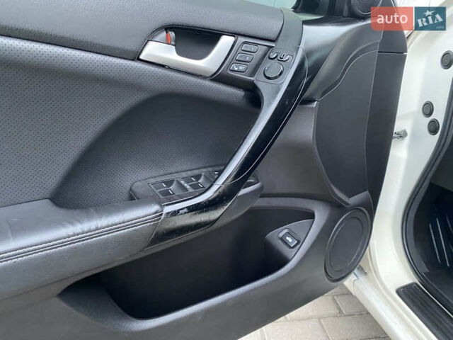 Білий Хонда Аккорд, об'ємом двигуна 2.35 л та пробігом 179 тис. км за 10500 $, фото 27 на Automoto.ua