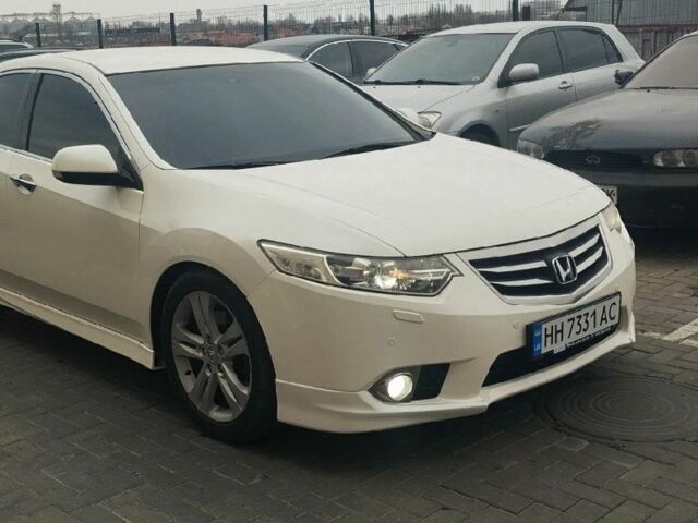 Белый Хонда Аккорд, объемом двигателя 2.4 л и пробегом 210 тыс. км за 9500 $, фото 11 на Automoto.ua