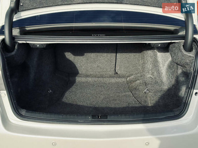 Білий Хонда Аккорд, об'ємом двигуна 2.35 л та пробігом 156 тис. км за 9999 $, фото 11 на Automoto.ua