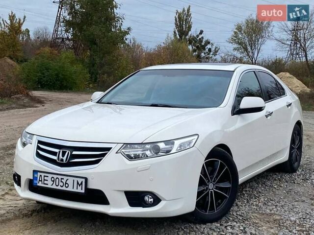 Белый Хонда Аккорд, объемом двигателя 2.4 л и пробегом 177 тыс. км за 9900 $, фото 5 на Automoto.ua