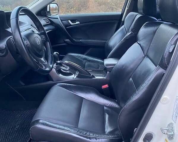 Белый Хонда Аккорд, объемом двигателя 2.4 л и пробегом 177 тыс. км за 9900 $, фото 23 на Automoto.ua