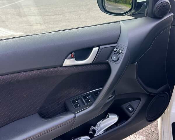 Белый Хонда Аккорд, объемом двигателя 2.4 л и пробегом 160 тыс. км за 11500 $, фото 19 на Automoto.ua