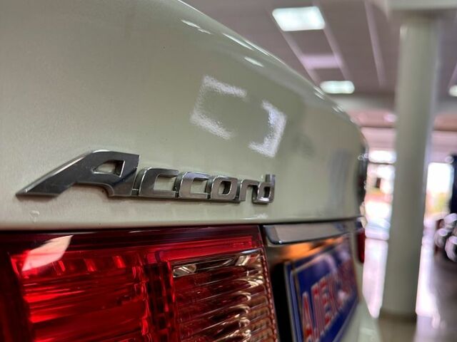 Белый Хонда Аккорд, объемом двигателя 2 л и пробегом 189 тыс. км за 9900 $, фото 2 на Automoto.ua