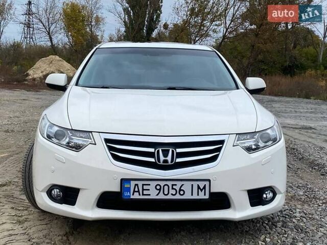 Белый Хонда Аккорд, объемом двигателя 2.4 л и пробегом 177 тыс. км за 9900 $, фото 6 на Automoto.ua