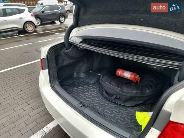 Белый Хонда Аккорд, объемом двигателя 2.35 л и пробегом 227 тыс. км за 10950 $, фото 42 на Automoto.ua