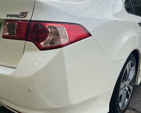 Белый Хонда Аккорд, объемом двигателя 2.4 л и пробегом 160 тыс. км за 11500 $, фото 3 на Automoto.ua