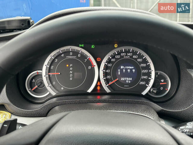 Белый Хонда Аккорд, объемом двигателя 2.4 л и пробегом 227 тыс. км за 9999 $, фото 33 на Automoto.ua