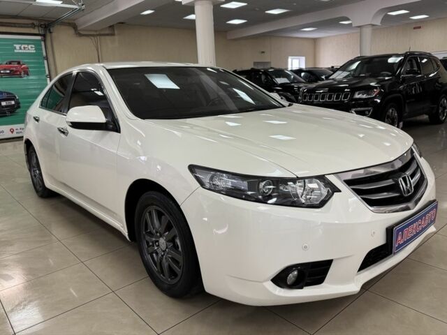 Белый Хонда Аккорд, объемом двигателя 2 л и пробегом 189 тыс. км за 9900 $, фото 5 на Automoto.ua