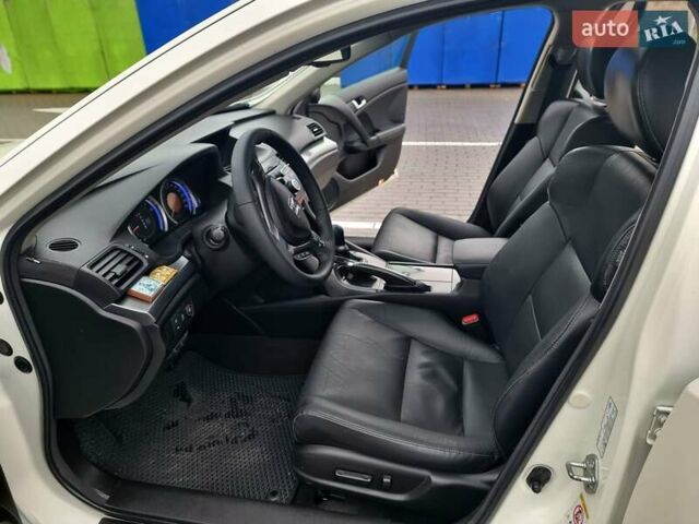 Белый Хонда Аккорд, объемом двигателя 2.35 л и пробегом 227 тыс. км за 10950 $, фото 25 на Automoto.ua