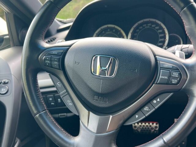 Белый Хонда Аккорд, объемом двигателя 2.4 л и пробегом 160 тыс. км за 11500 $, фото 5 на Automoto.ua