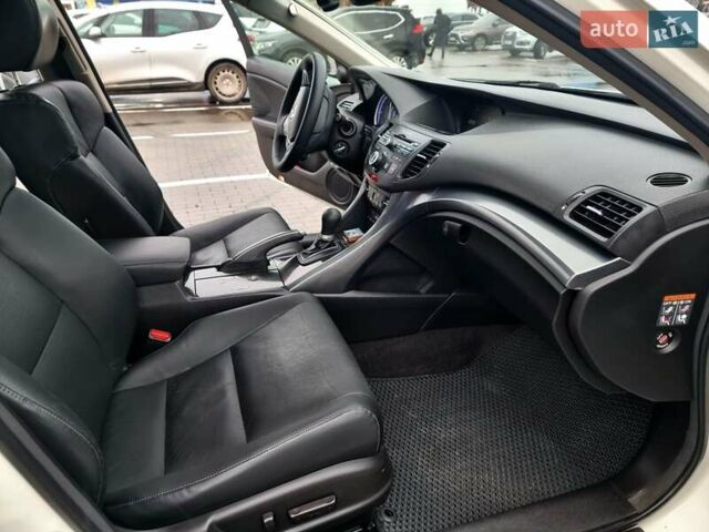 Белый Хонда Аккорд, объемом двигателя 2.35 л и пробегом 227 тыс. км за 10950 $, фото 36 на Automoto.ua