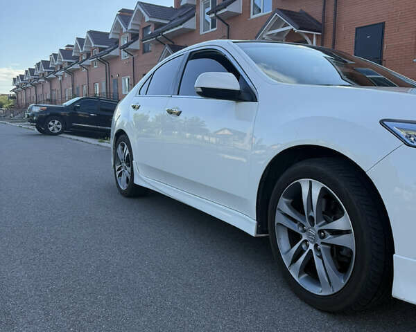 Белый Хонда Аккорд, объемом двигателя 2.35 л и пробегом 229 тыс. км за 11500 $, фото 1 на Automoto.ua