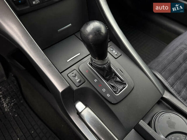 Белый Хонда Аккорд, объемом двигателя 2.2 л и пробегом 170 тыс. км за 10900 $, фото 21 на Automoto.ua