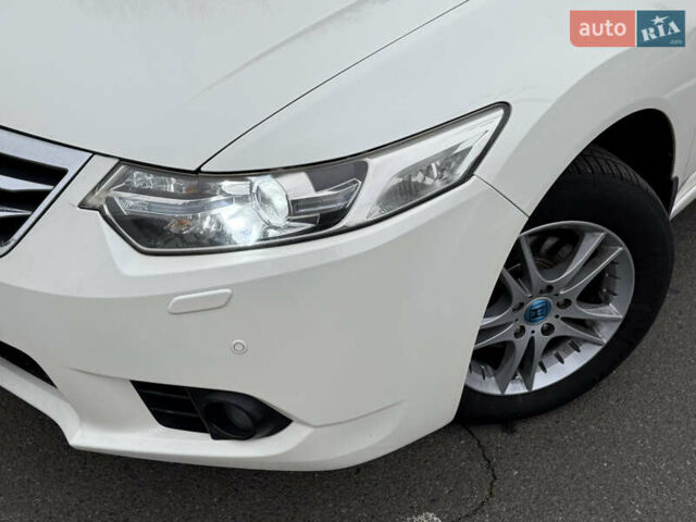 Белый Хонда Аккорд, объемом двигателя 2.2 л и пробегом 170 тыс. км за 10900 $, фото 2 на Automoto.ua