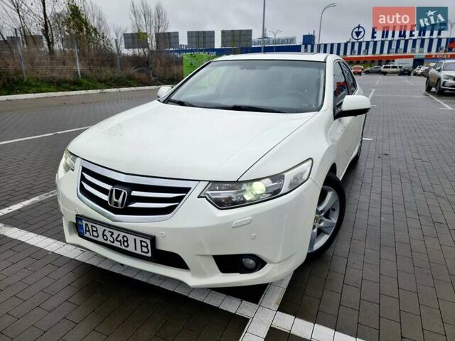 Белый Хонда Аккорд, объемом двигателя 2.35 л и пробегом 227 тыс. км за 10950 $, фото 5 на Automoto.ua