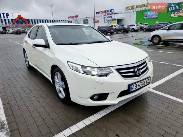 Белый Хонда Аккорд, объемом двигателя 2.35 л и пробегом 227 тыс. км за 10950 $, фото 11 на Automoto.ua