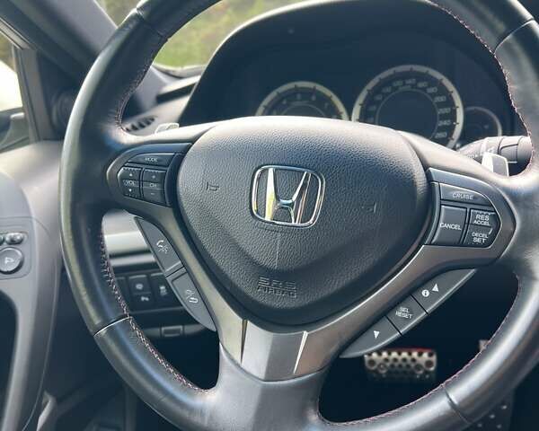 Белый Хонда Аккорд, объемом двигателя 2.4 л и пробегом 160 тыс. км за 11500 $, фото 6 на Automoto.ua