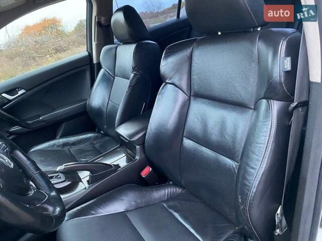 Белый Хонда Аккорд, объемом двигателя 2.4 л и пробегом 177 тыс. км за 9900 $, фото 22 на Automoto.ua