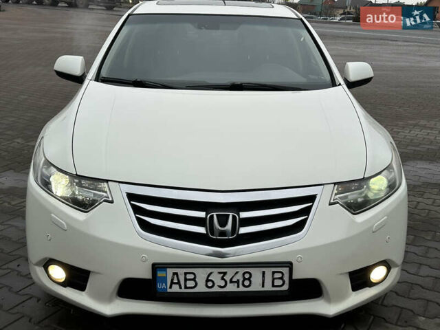 Белый Хонда Аккорд, объемом двигателя 2.4 л и пробегом 227 тыс. км за 9999 $, фото 2 на Automoto.ua