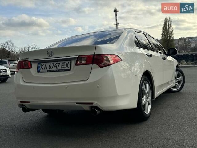 Белый Хонда Аккорд, объемом двигателя 2.35 л и пробегом 195 тыс. км за 10800 $, фото 5 на Automoto.ua