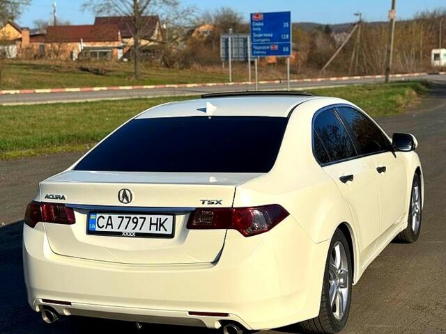 Білий Хонда Аккорд, об'ємом двигуна 2.4 л та пробігом 262 тис. км за 9750 $, фото 6 на Automoto.ua