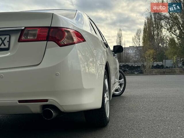 Белый Хонда Аккорд, объемом двигателя 2.35 л и пробегом 195 тыс. км за 10800 $, фото 10 на Automoto.ua