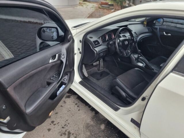 Белый Хонда Аккорд, объемом двигателя 2.4 л и пробегом 164 тыс. км за 249 $, фото 9 на Automoto.ua