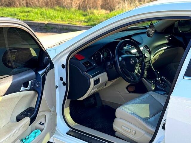 Білий Хонда Аккорд, об'ємом двигуна 2.4 л та пробігом 262 тис. км за 9750 $, фото 5 на Automoto.ua