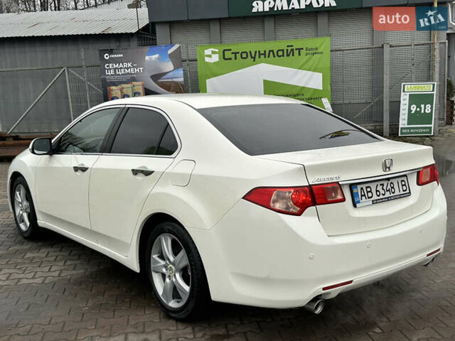 Белый Хонда Аккорд, объемом двигателя 2.4 л и пробегом 227 тыс. км за 9999 $, фото 16 на Automoto.ua