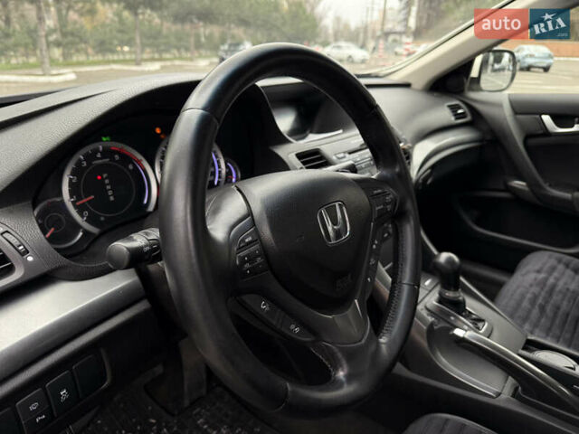 Белый Хонда Аккорд, объемом двигателя 2.2 л и пробегом 170 тыс. км за 10900 $, фото 18 на Automoto.ua