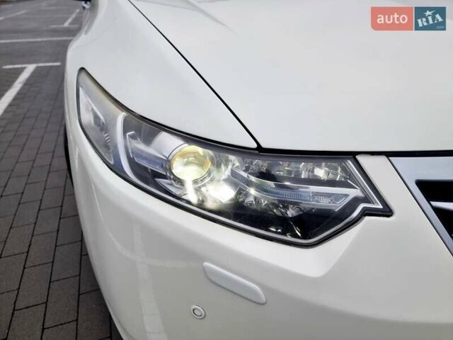 Белый Хонда Аккорд, объемом двигателя 2.35 л и пробегом 227 тыс. км за 10950 $, фото 4 на Automoto.ua