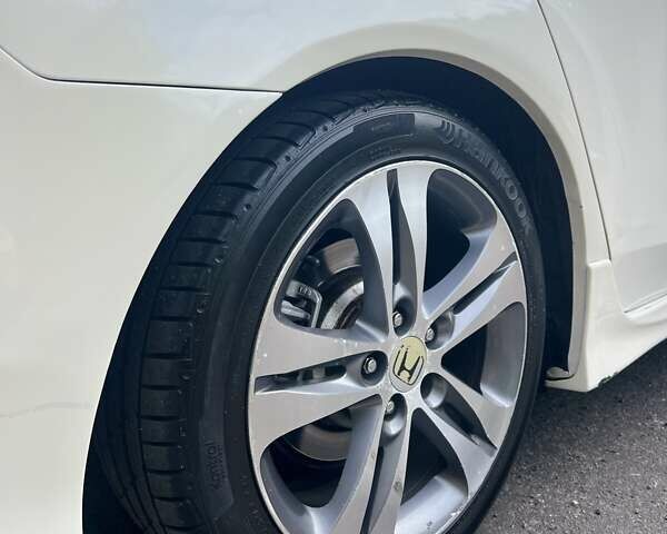 Белый Хонда Аккорд, объемом двигателя 2.4 л и пробегом 160 тыс. км за 11500 $, фото 14 на Automoto.ua