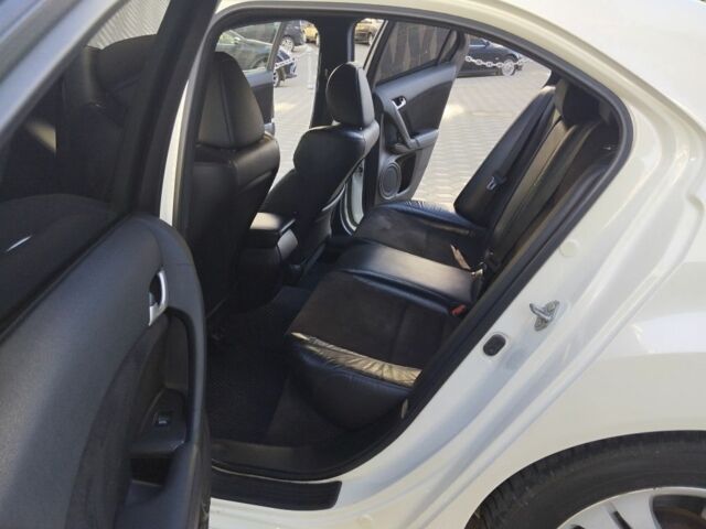 Белый Хонда Аккорд, объемом двигателя 2.4 л и пробегом 210 тыс. км за 9500 $, фото 7 на Automoto.ua