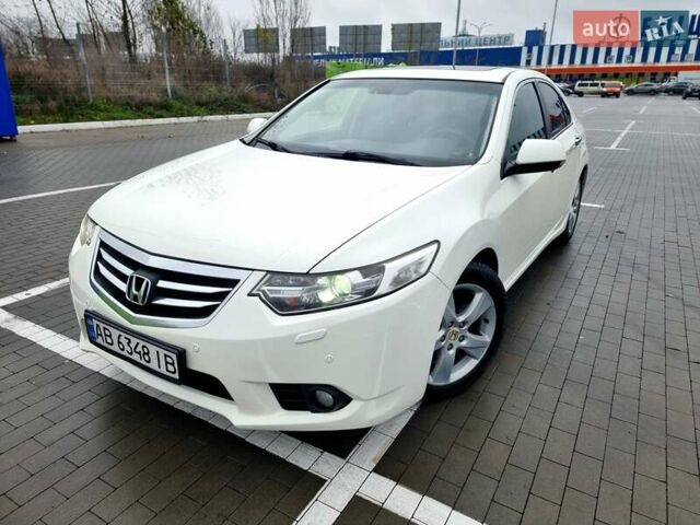 Белый Хонда Аккорд, объемом двигателя 2.35 л и пробегом 227 тыс. км за 10950 $, фото 1 на Automoto.ua