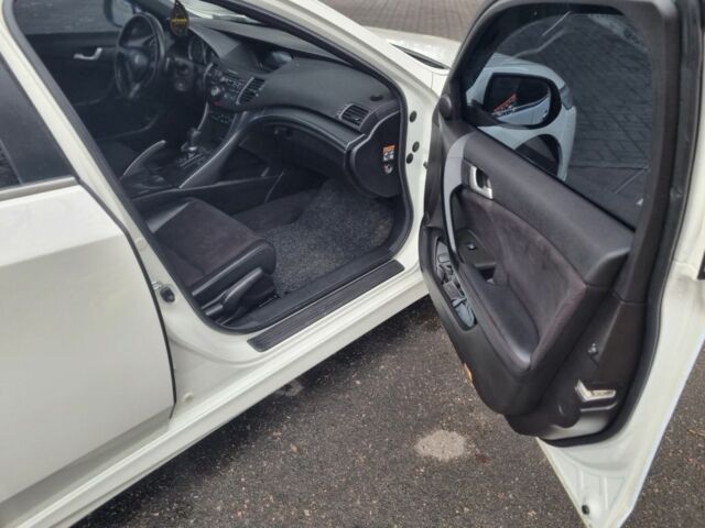 Белый Хонда Аккорд, объемом двигателя 2.4 л и пробегом 164 тыс. км за 249 $, фото 13 на Automoto.ua