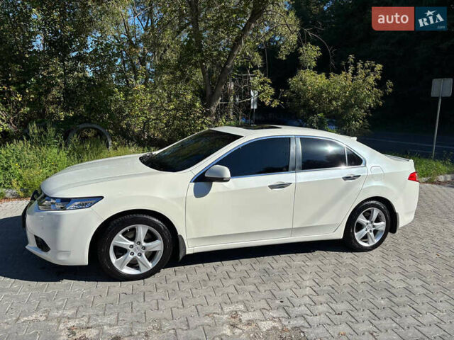 Белый Хонда Аккорд, объемом двигателя 2.35 л и пробегом 170 тыс. км за 13000 $, фото 1 на Automoto.ua