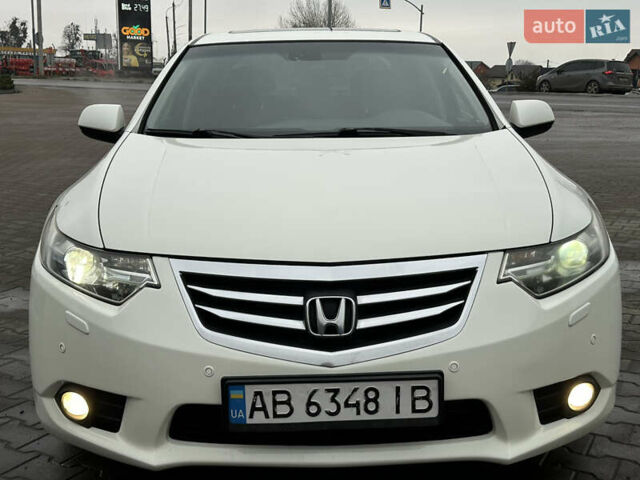 Белый Хонда Аккорд, объемом двигателя 2.4 л и пробегом 227 тыс. км за 9999 $, фото 1 на Automoto.ua