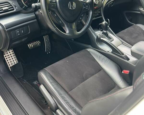 Белый Хонда Аккорд, объемом двигателя 2.4 л и пробегом 160 тыс. км за 11500 $, фото 17 на Automoto.ua