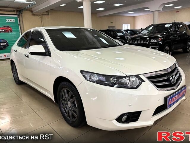 Белый Хонда Аккорд, объемом двигателя 2 л и пробегом 189 тыс. км за 9900 $, фото 5 на Automoto.ua