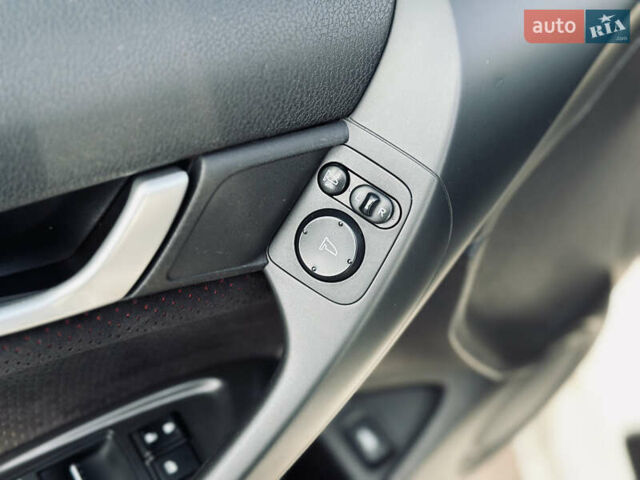 Білий Хонда Аккорд, об'ємом двигуна 2.35 л та пробігом 156 тис. км за 9999 $, фото 22 на Automoto.ua